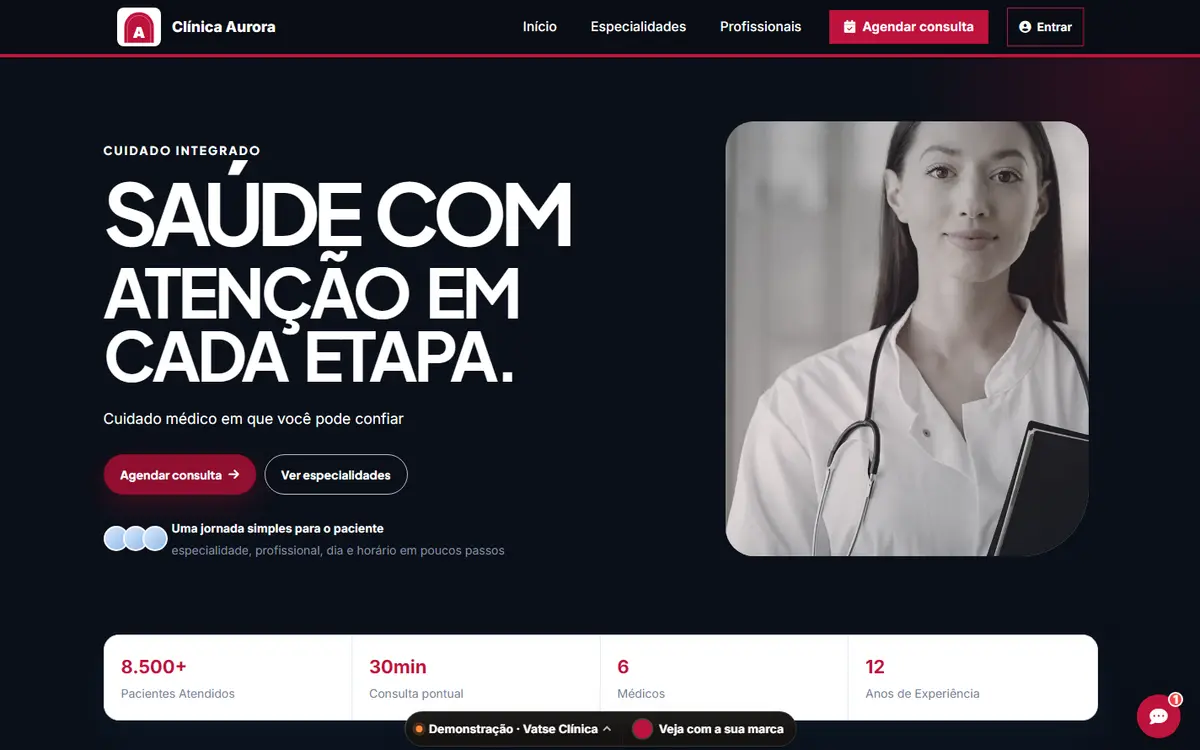 Site público do sistema de clínica com a marca fictícia Clínica Aurora